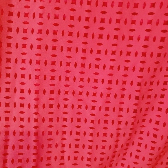 Hot Pink eyelet cutouts sleeveless buttons up the back Top size XL - Picture 5 of 8